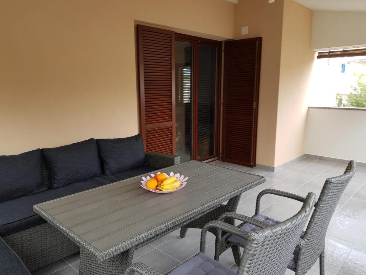 Relax Zone III Apartment Malinska Bagian luar foto