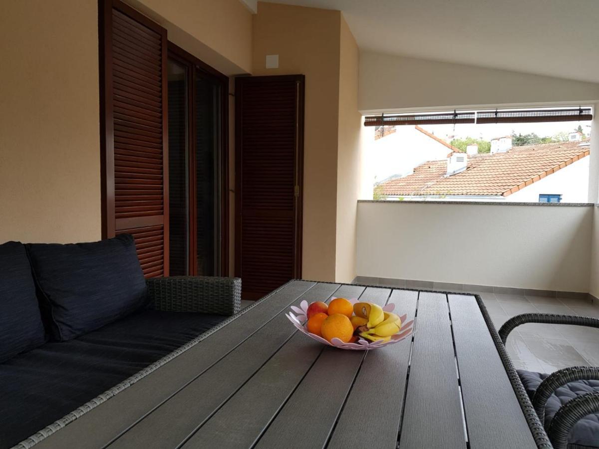Relax Zone III Apartment Malinska Bagian luar foto