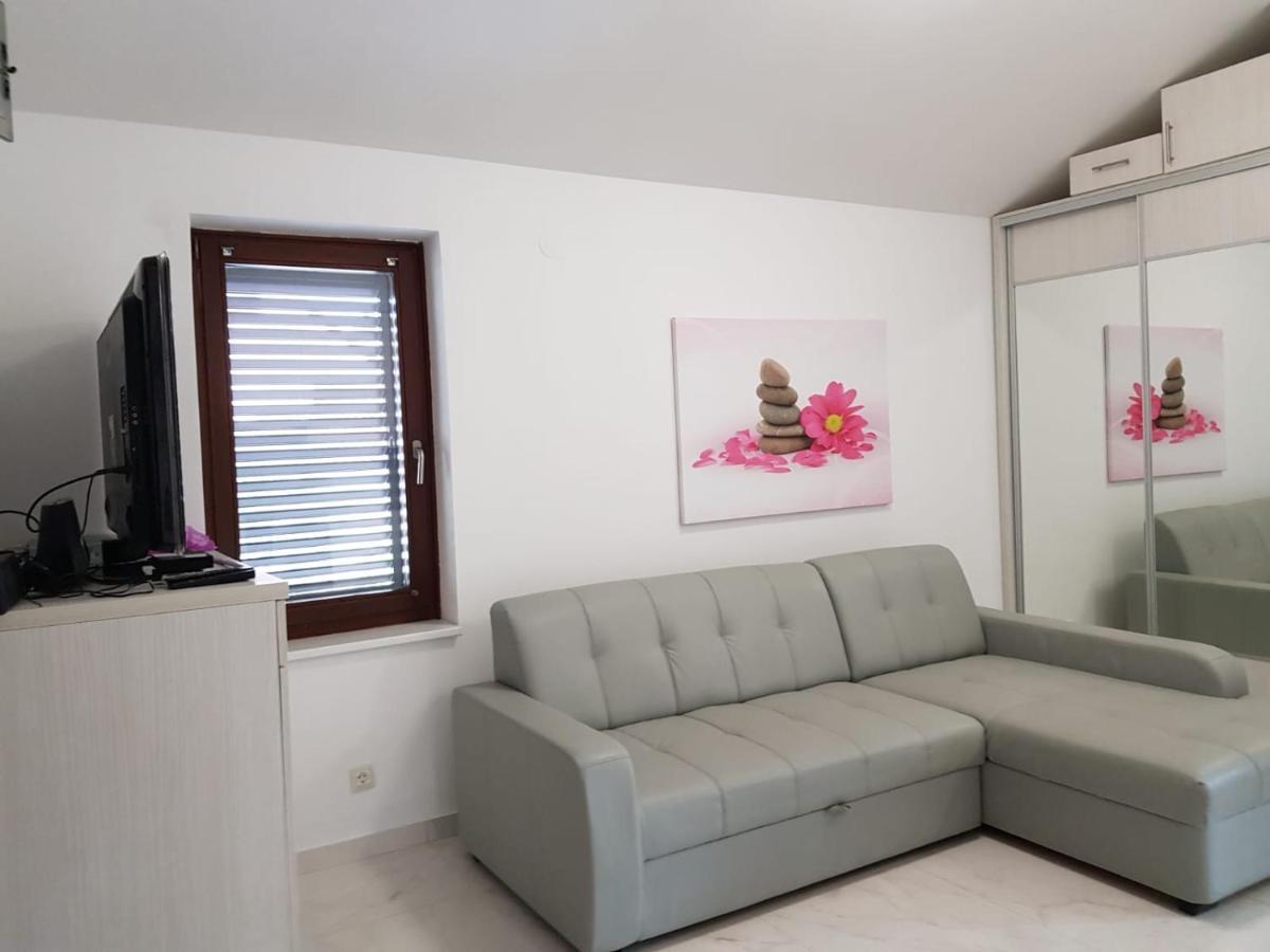 Relax Zone III Apartment Malinska Bagian luar foto