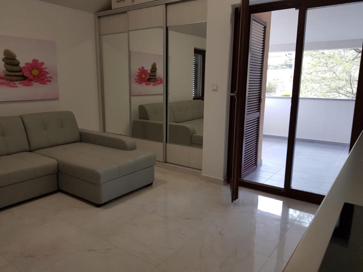 Relax Zone III Apartment Malinska Bagian luar foto
