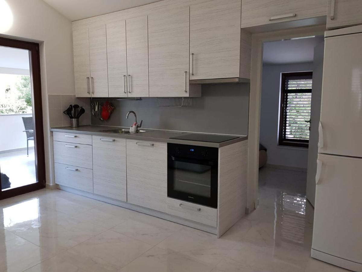 Relax Zone III Apartment Malinska Bagian luar foto