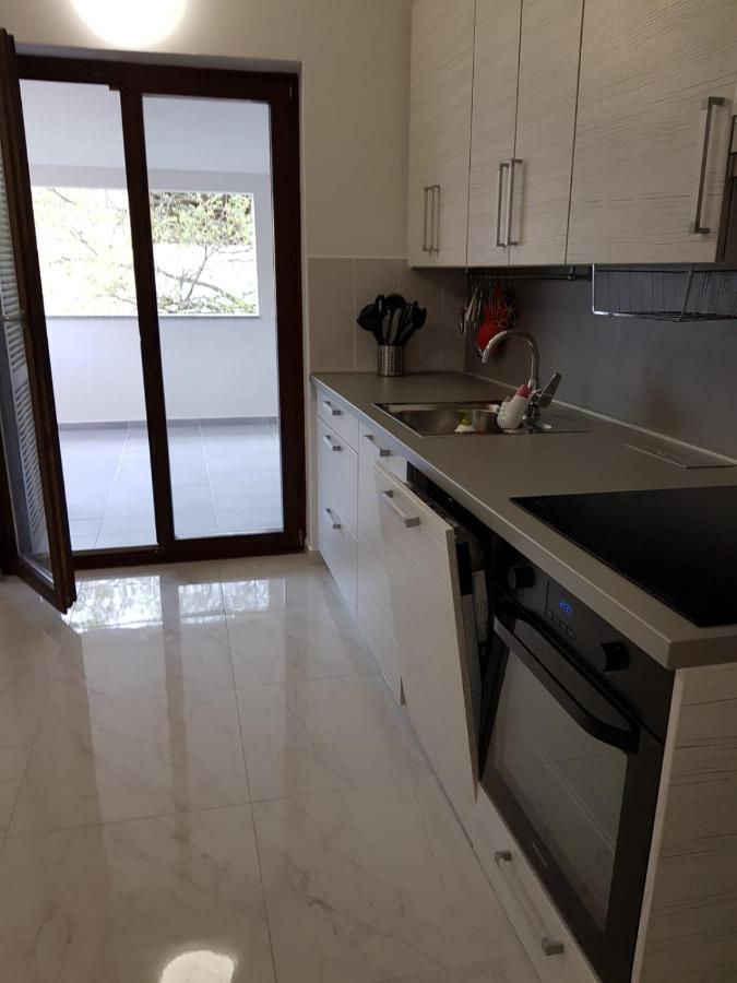 Relax Zone III Apartment Malinska Bagian luar foto