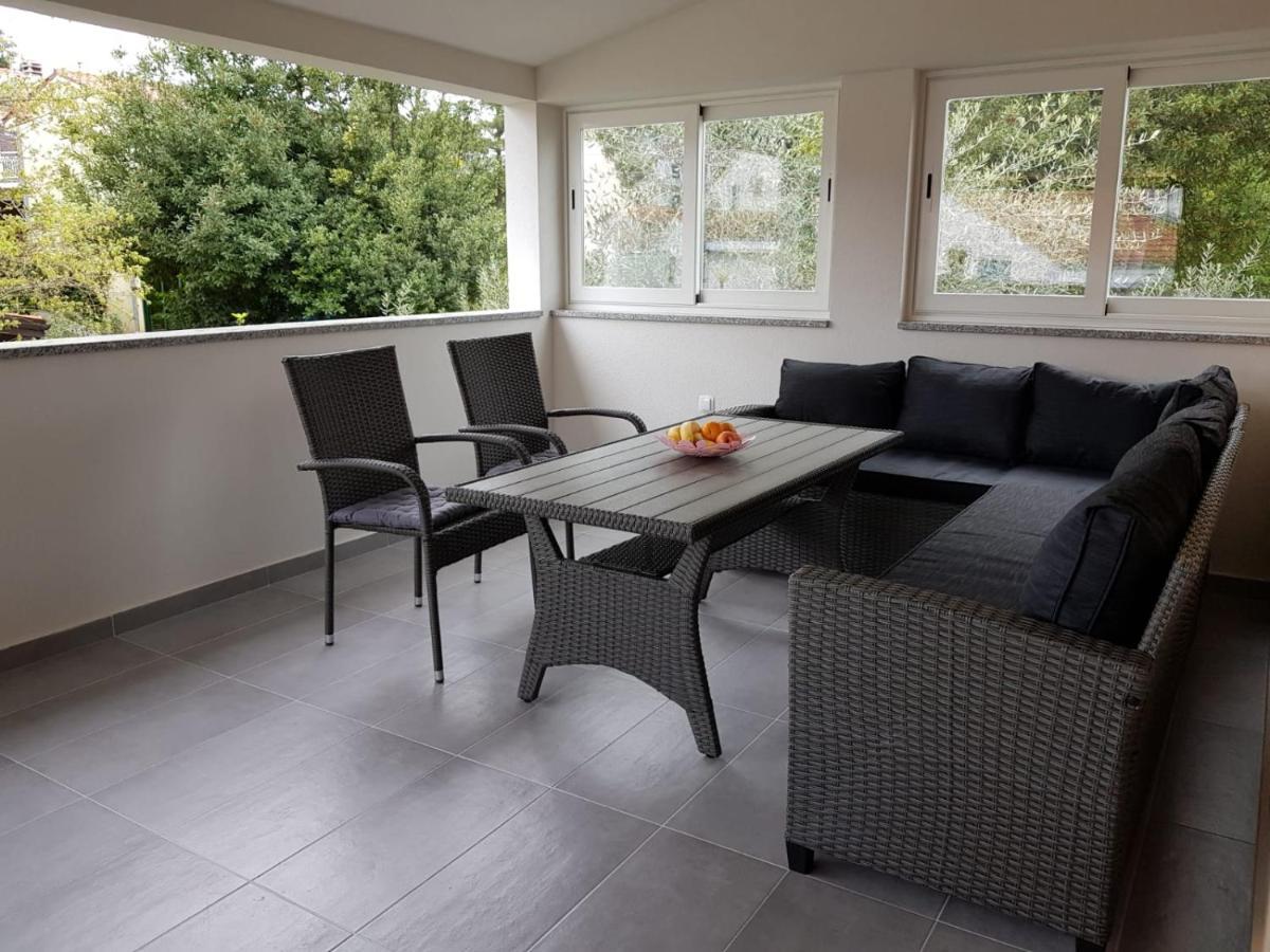 Relax Zone III Apartment Malinska Bagian luar foto